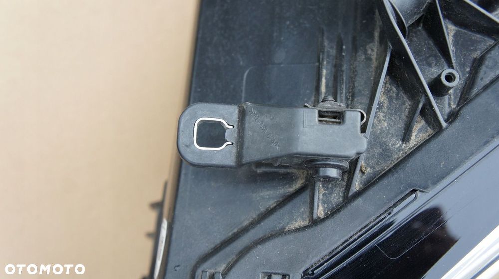 PRZEDNIA LEWA LAMPA AUDI Q2 81A LED LIFT - 2