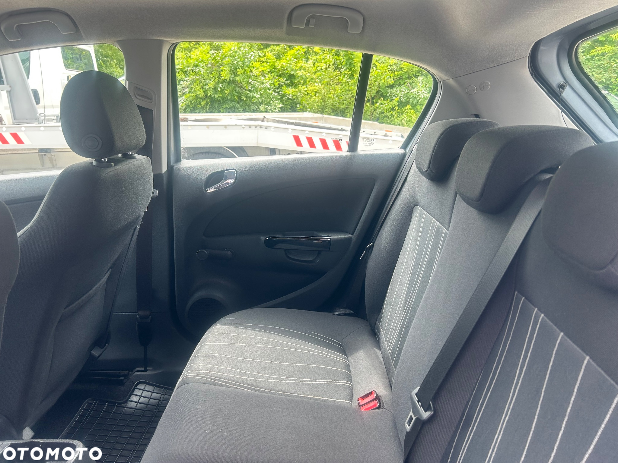 Opel Corsa 1.2 16V Cosmo - 3
