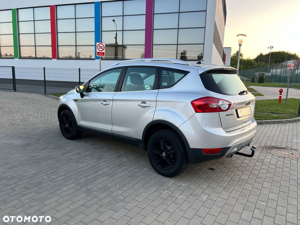 Ford Kuga 2.0 TDCi 2x4 Titanium - 6