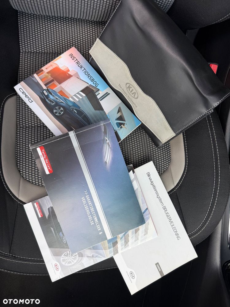 Kia Ceed 1.6 CRDi 136 ISG Spirit - 22