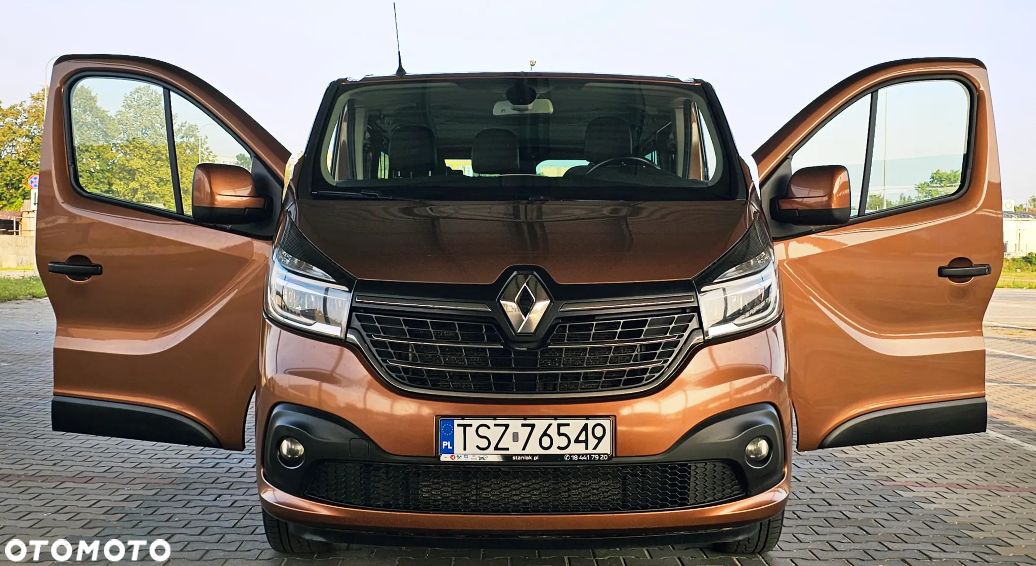 Renault Trafic Grand SpaceClass 2.0 dCi - 39