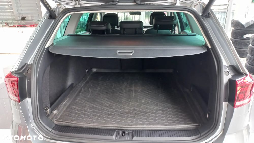 Volkswagen Passat 2.0 TSI Elegance DSG - 16