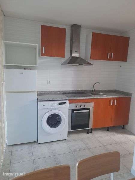 Arrenda-se t1 junto estação - Grande imagem: 2/7