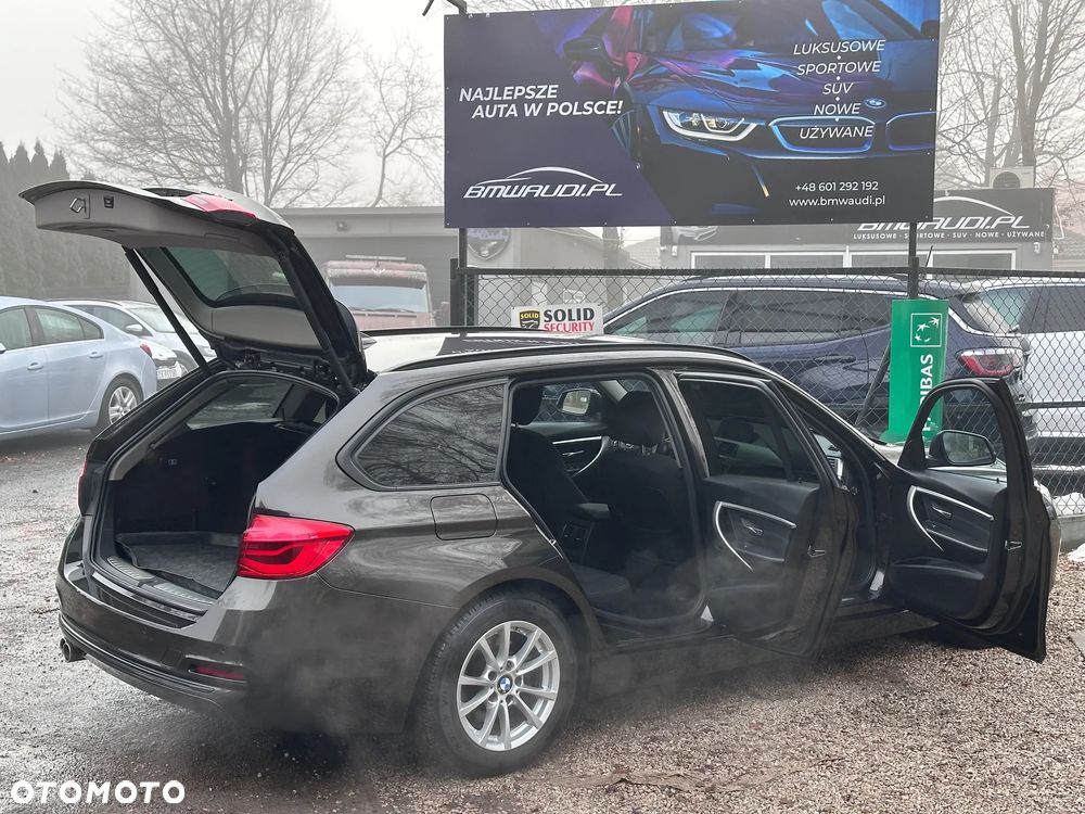 BMW Seria 3 320d Sport Line - 12