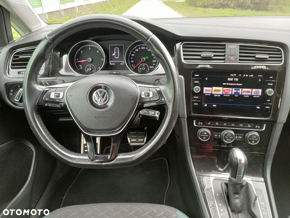 Volkswagen Golf - 24