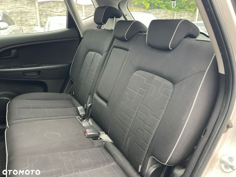 Kia Venga 1.4 CRDi M - 12