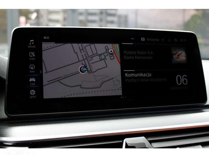 BMW Seria 5 530e xDrive sport - 27