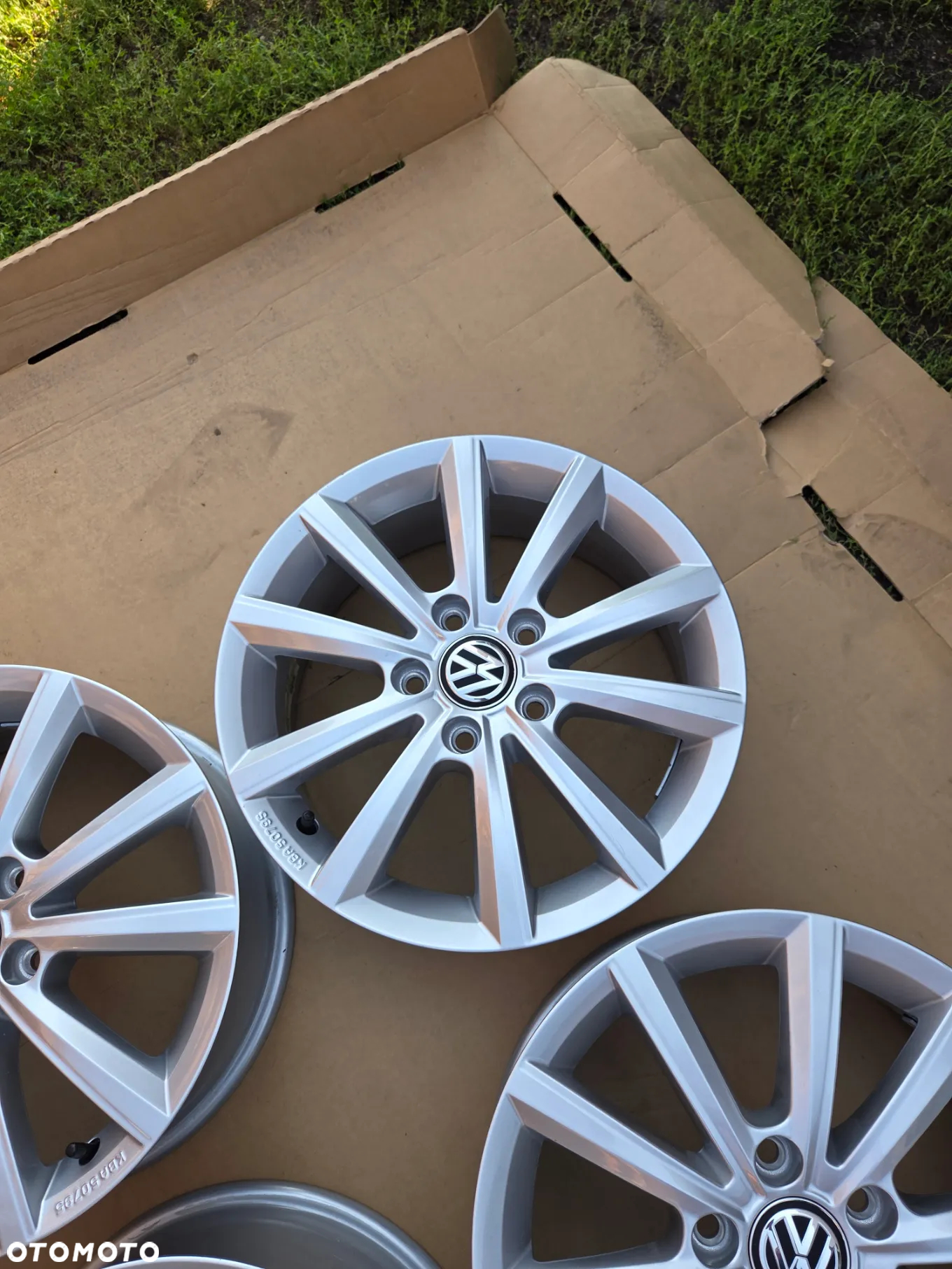 Felgi Aluminiowe VW Golf T-Roc Sportvan 16 Cali 6Jx16H2 ET 48 5G0071496B 5G0073566G - 5