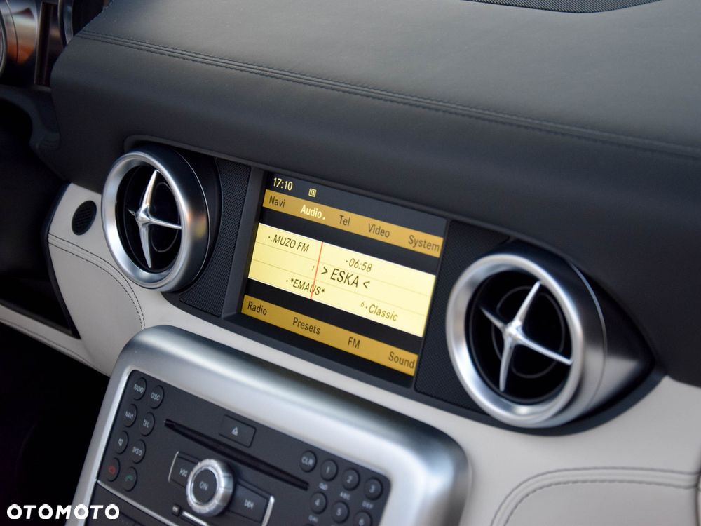 Mercedes-Benz SLS SPEEDSHIFT DCT - 12