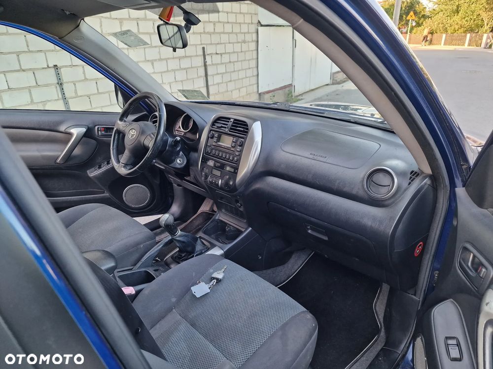 Toyota RAV4 D-4D 4x4 - 26
