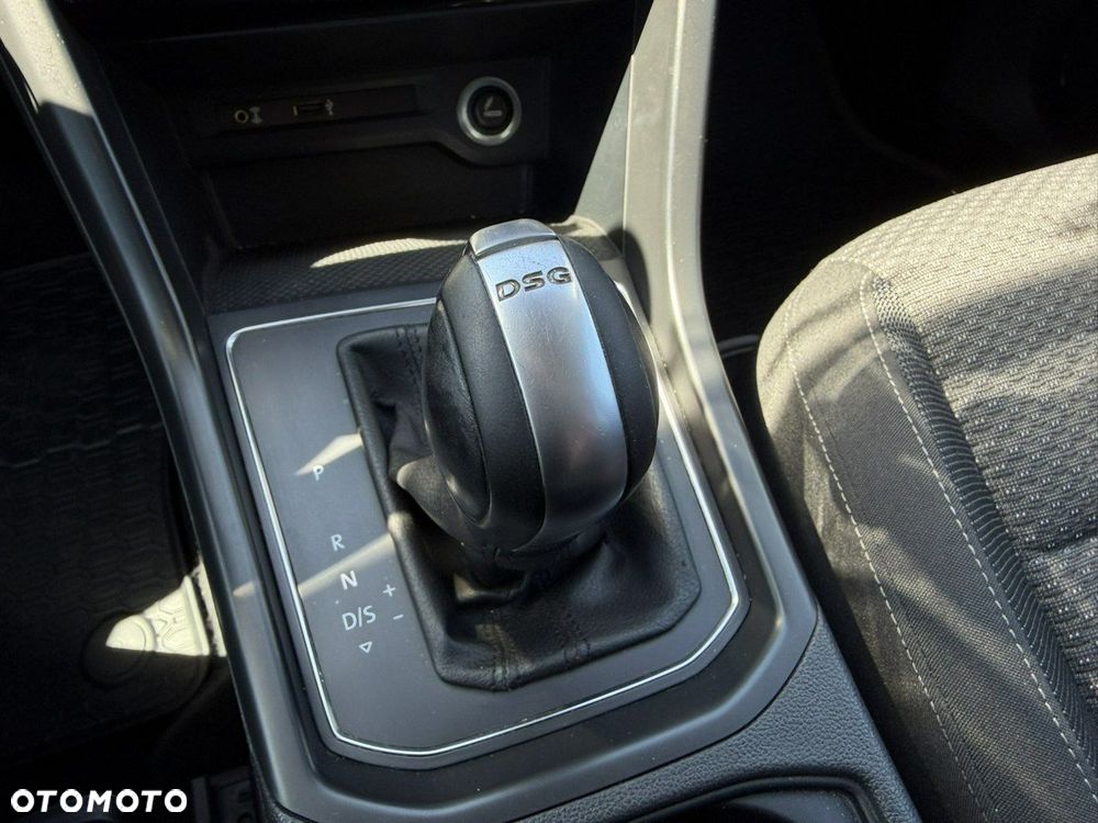Volkswagen Touran - 24