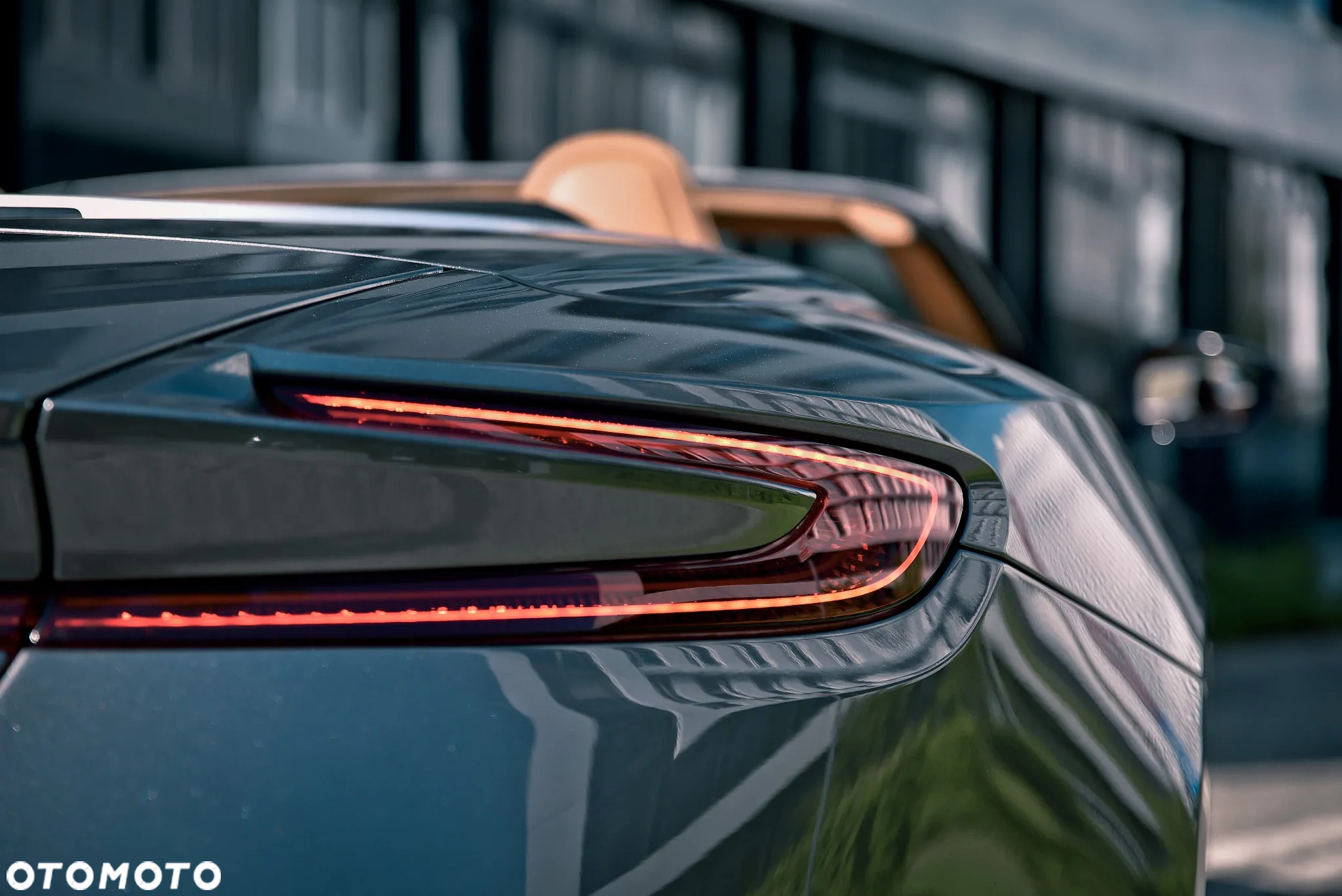 Aston Martin DB11 V8 Volante - 28