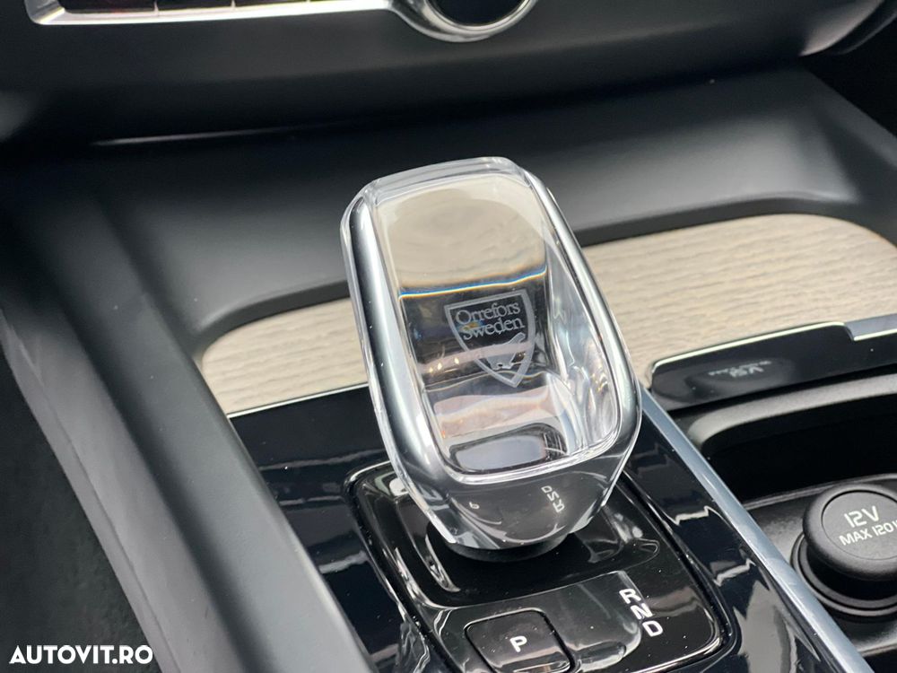 Volvo XC 60 Recharge T6 AWD AT Core - 18