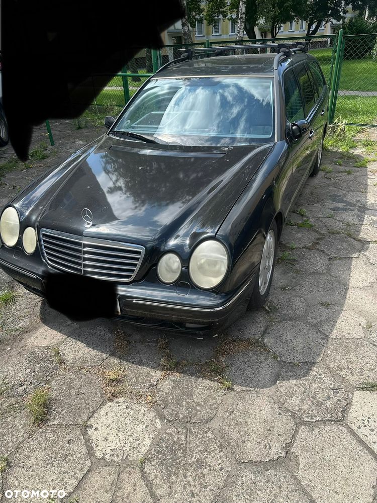 Mercedes E240 na części lub całość - 1