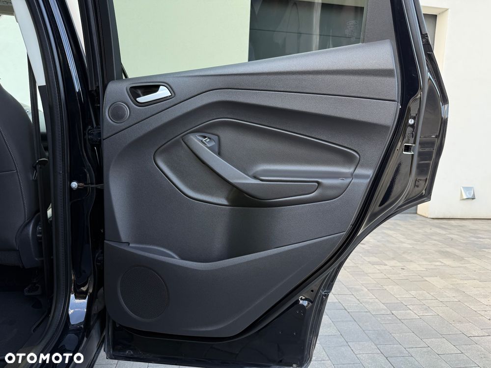 Ford Kuga 1.5 EcoBoost 2x4 Titanium - 33