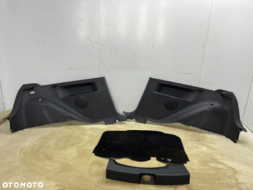 Tapicerka Mitsubishi Colt VI 6 Z30 3Drzwi 04-12r. wykładzina wkład mata dywan boczek boczki bagażnik - 1