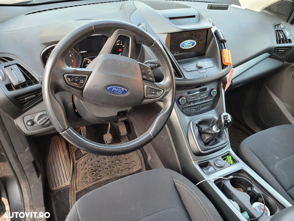 Ford Kuga 1.5 EcoBoost 2WD Trend - 6