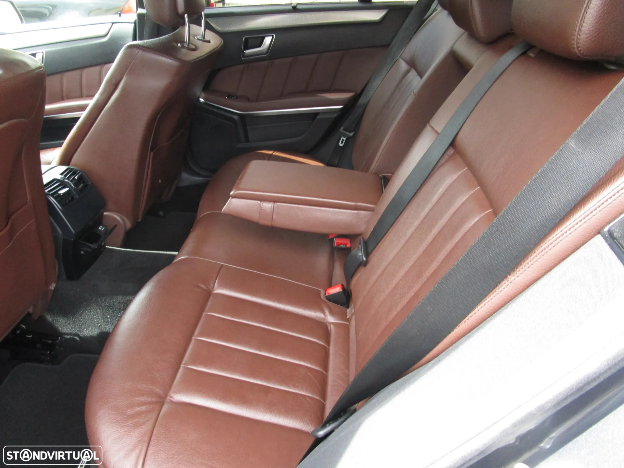 Mercedes-Benz E 300 Bluetec Hybrid Avantgarde - 15