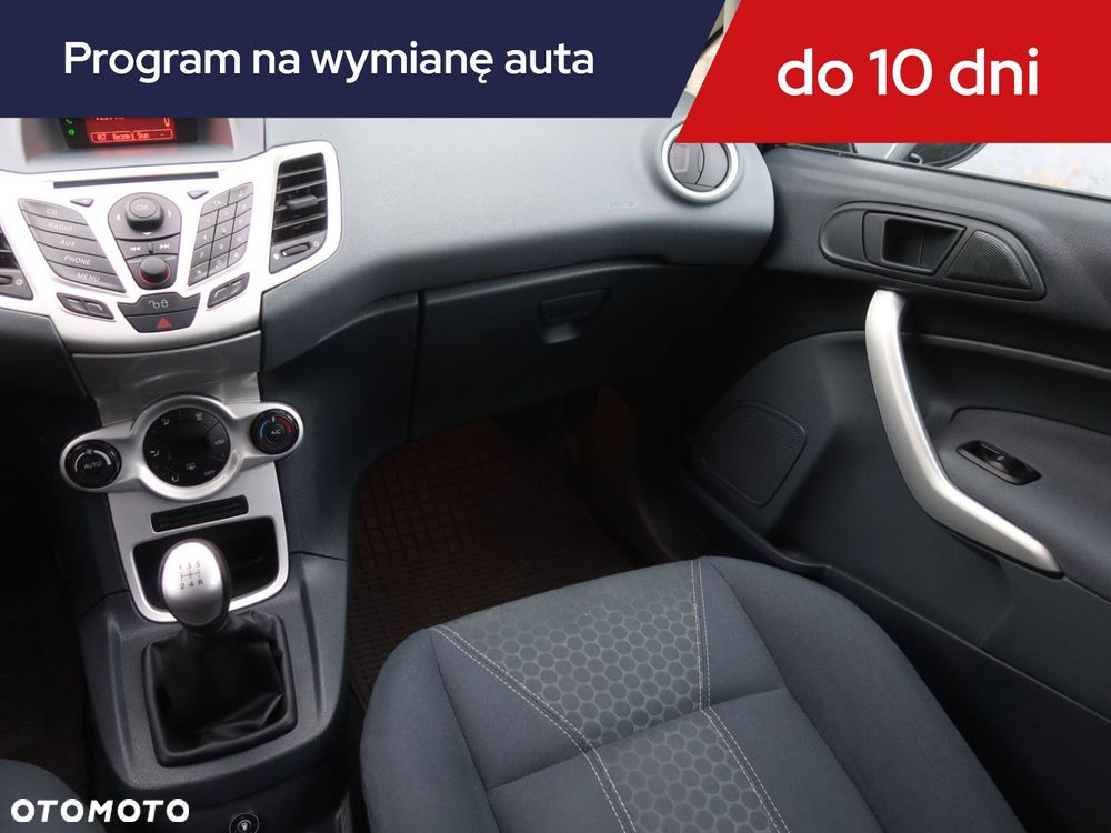 Ford Fiesta - 10