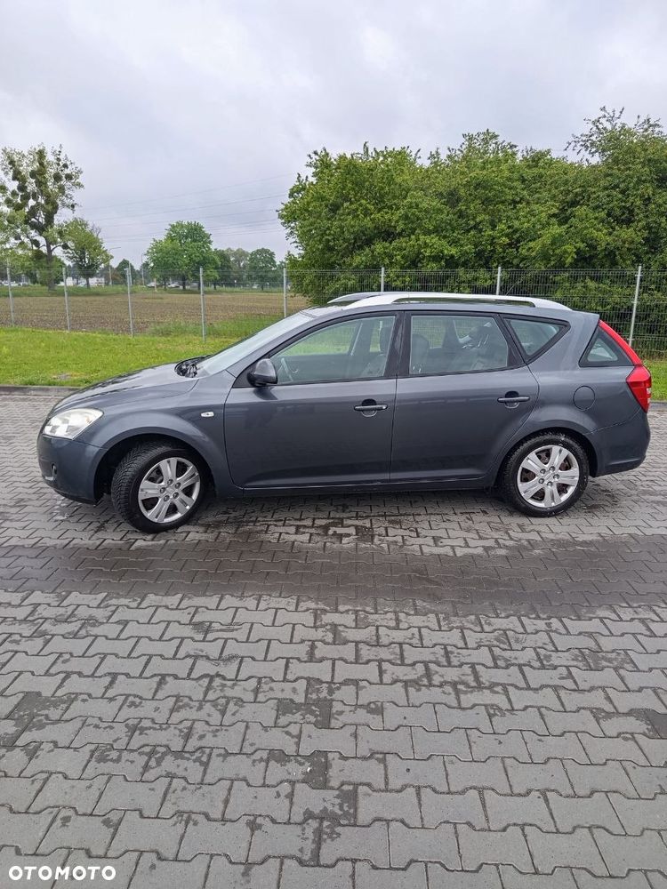 Kia Ceed 1.6 Comfort + - 9