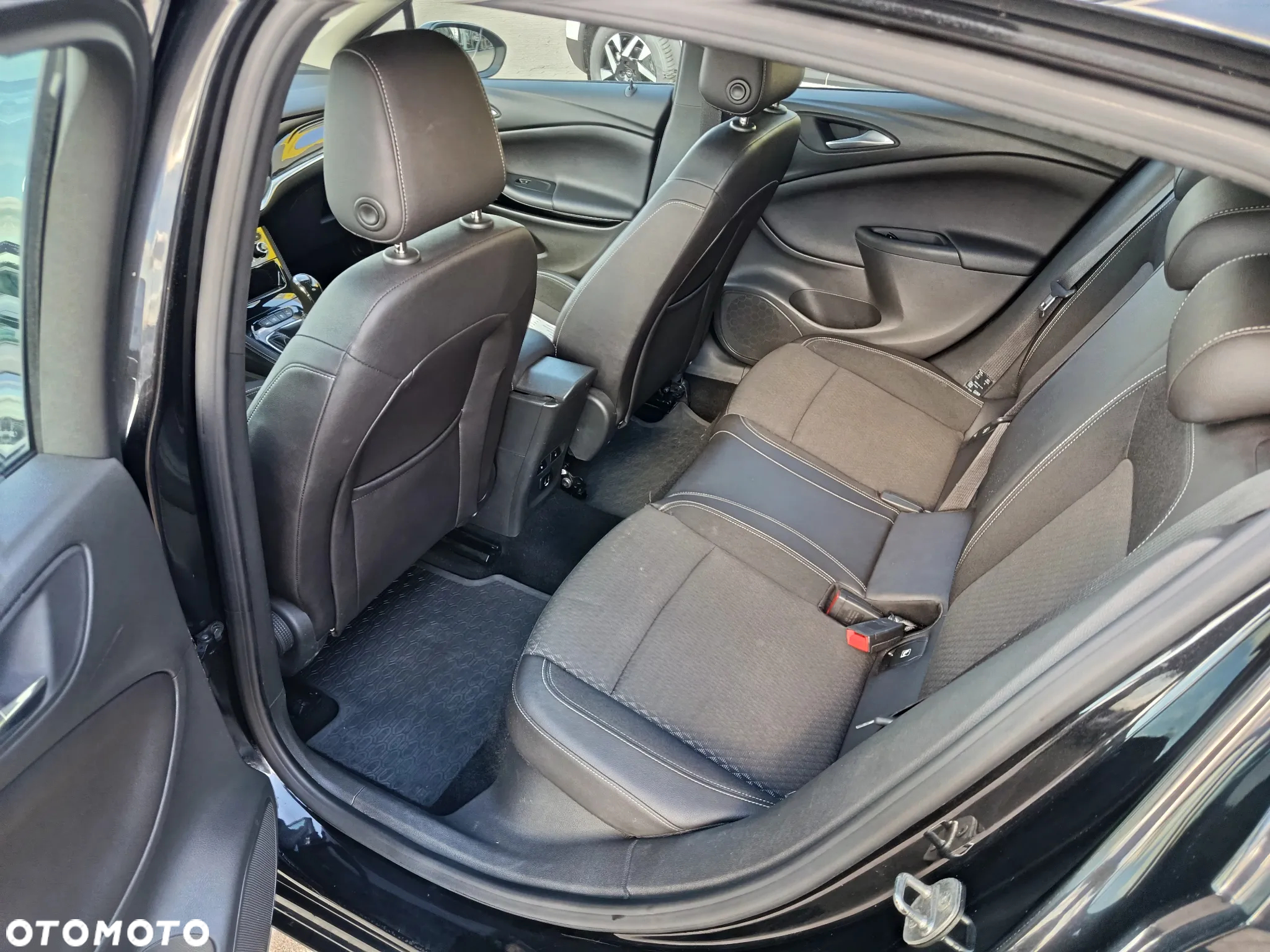 Opel Astra V 1.6 CDTI Elite S&S - 2