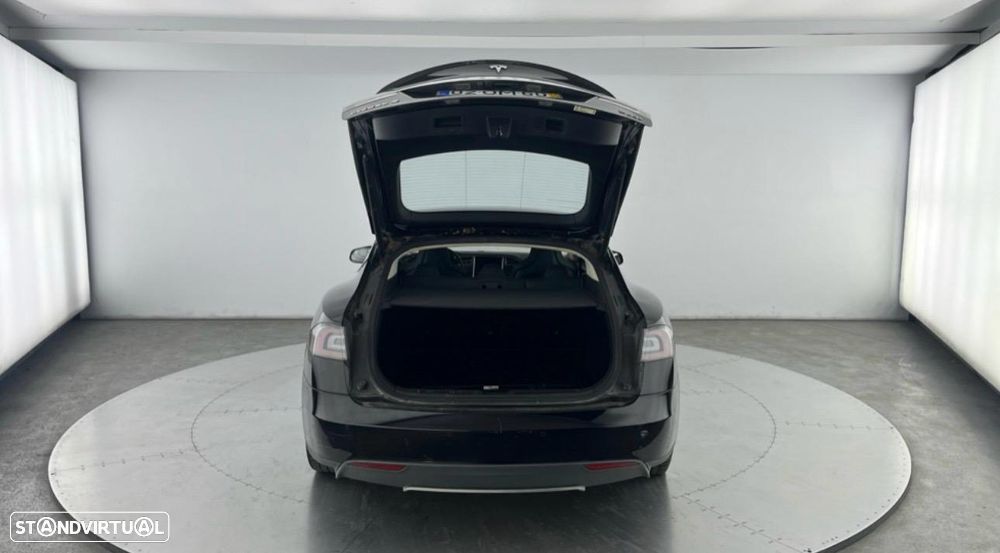 Tesla Model S 85 - 11