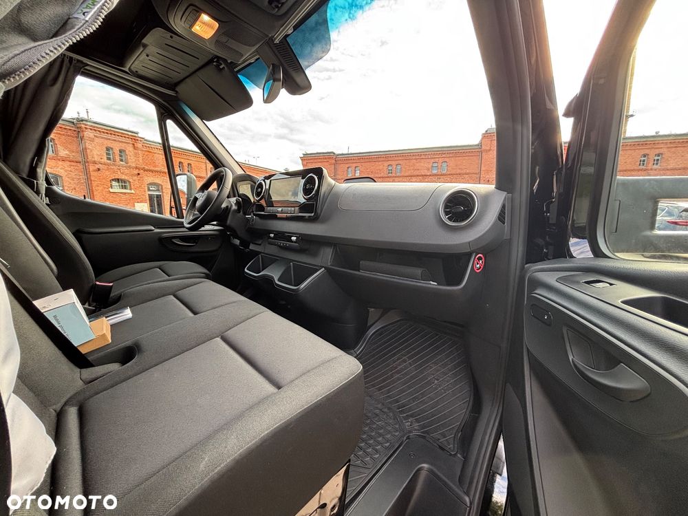Mercedes-Benz Sprinter - 17