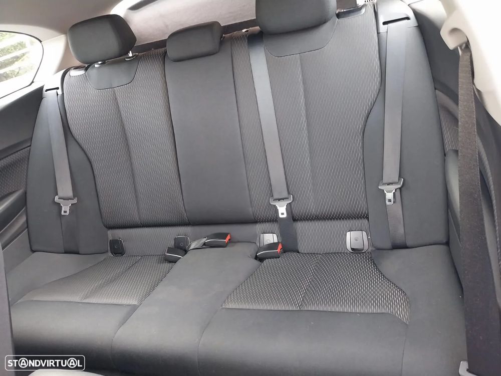 BMW 114 i Line Urban - 6