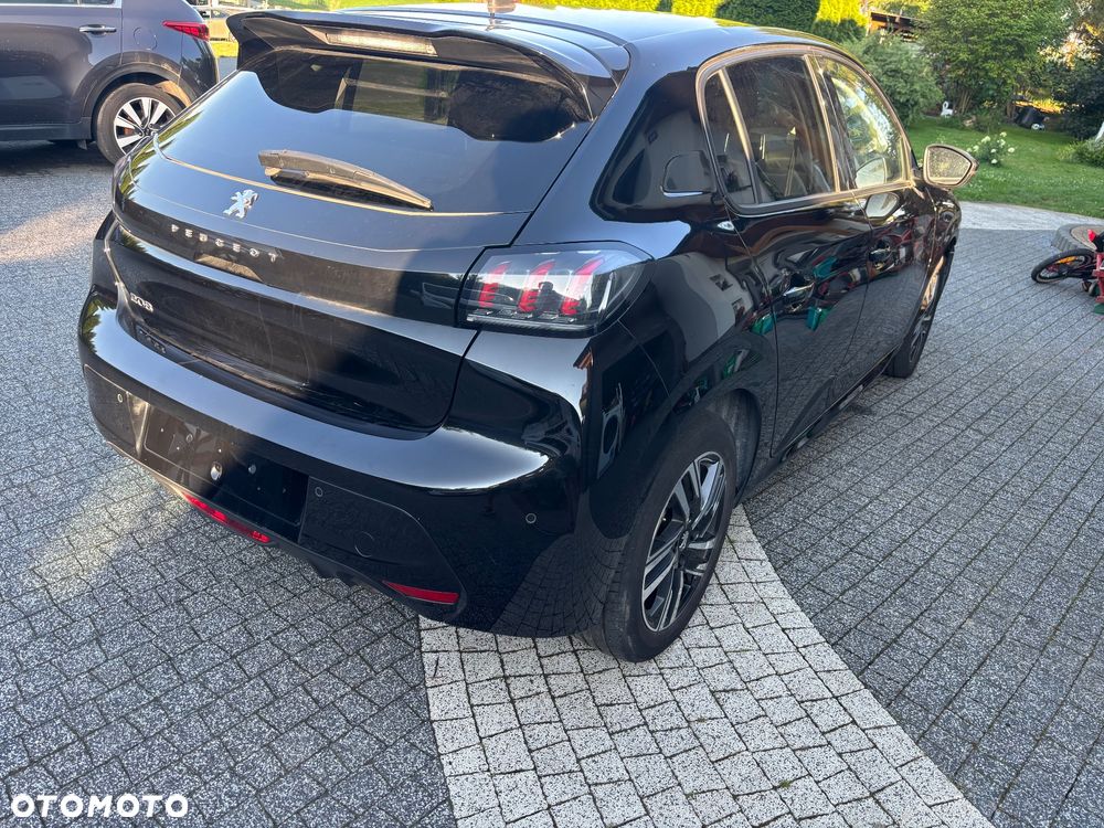 Peugeot 208 - 1