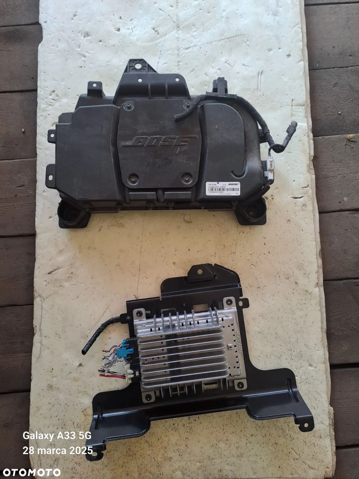 BOSE Wzmacniacz subufer Mazda 3 bk - 1