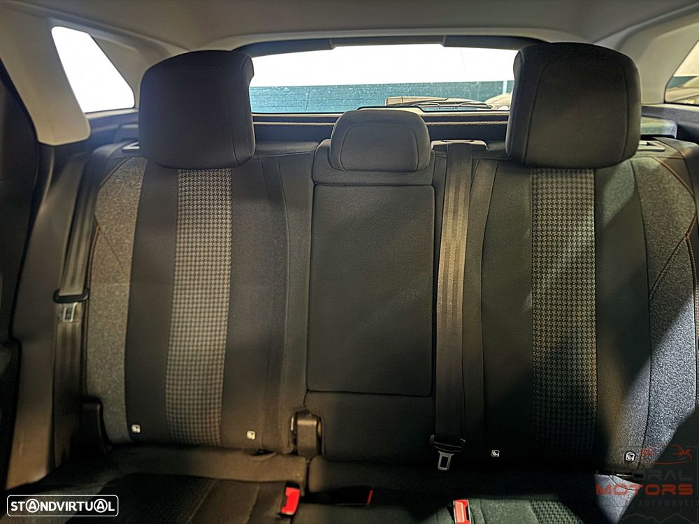 Peugeot 3008 1.2 PureTech Allure EAT8 - 39