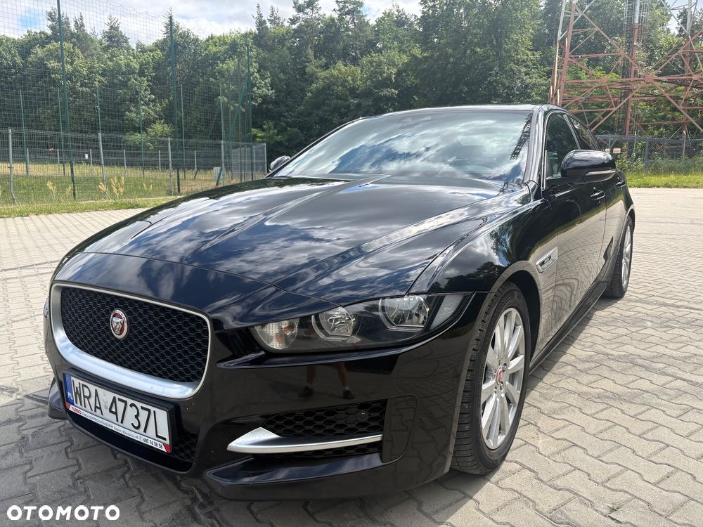 Jaguar XE 2.0 D R-Sport - 33