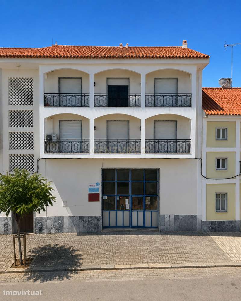 T3 com boas áreas jardim Porta Nova em Moura. - Grande imagem: 2/25