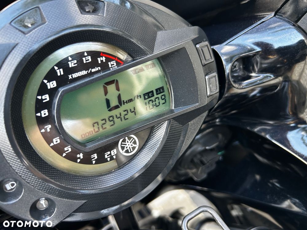 Yamaha FZS - 10