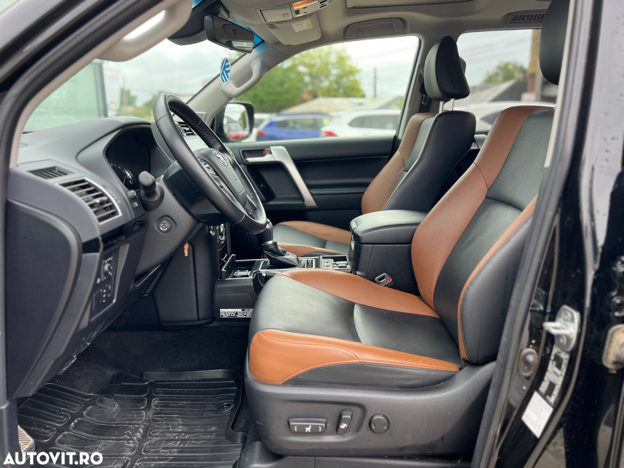 Toyota Land Cruiser 2.8l D-4D 204 CP A/T 7 locuri Luxury AVS Black - 11