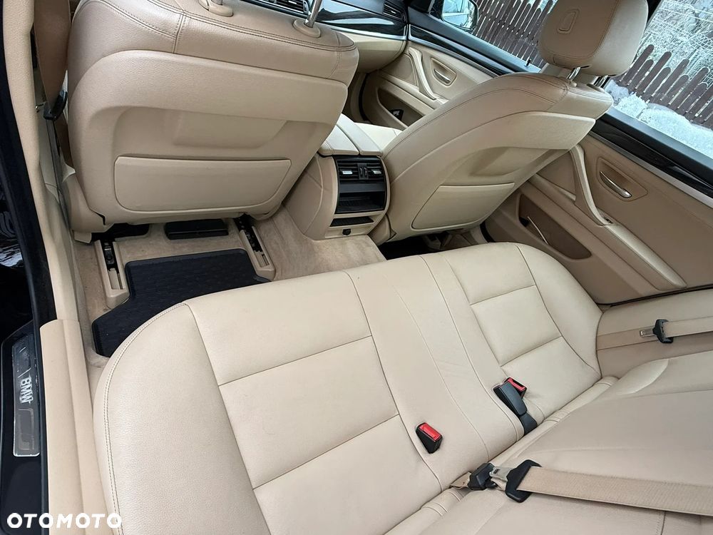 BMW Seria 5 525d - 11