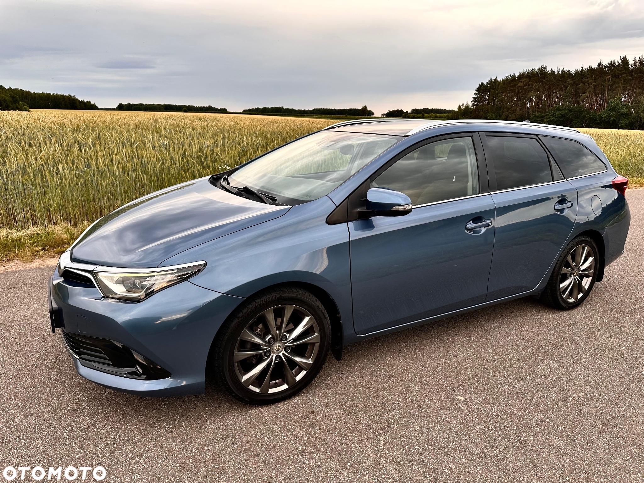 Toyota Auris 1.6 D-4D Premium - 10
