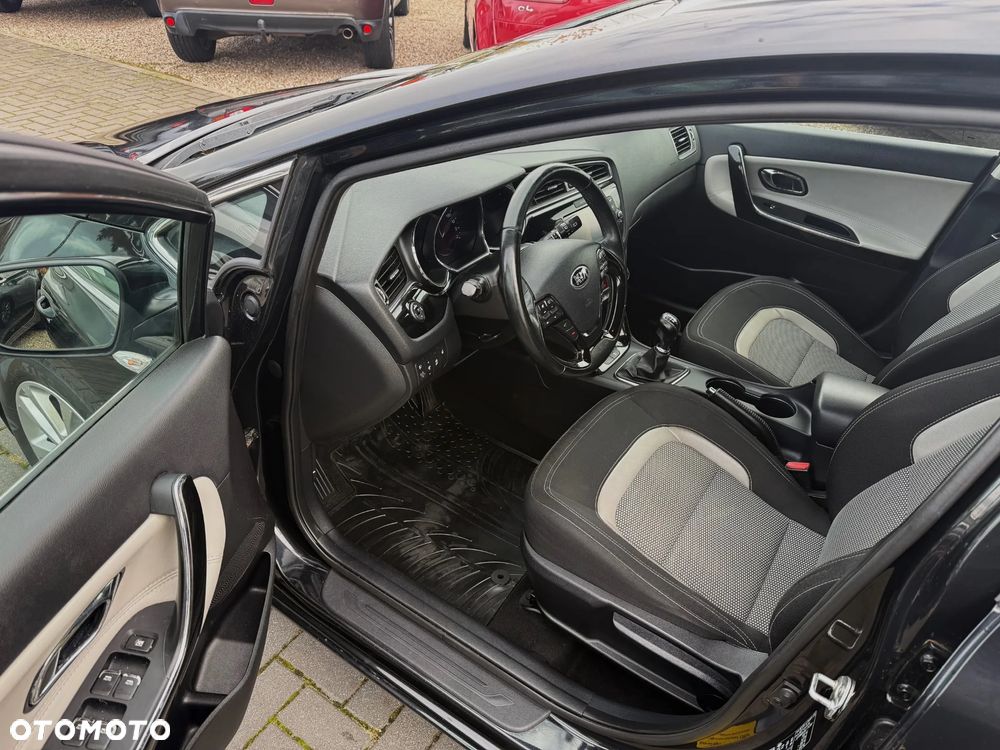 Kia Ceed 1.6 CRDi 136 ISG Platinum Edition - 7