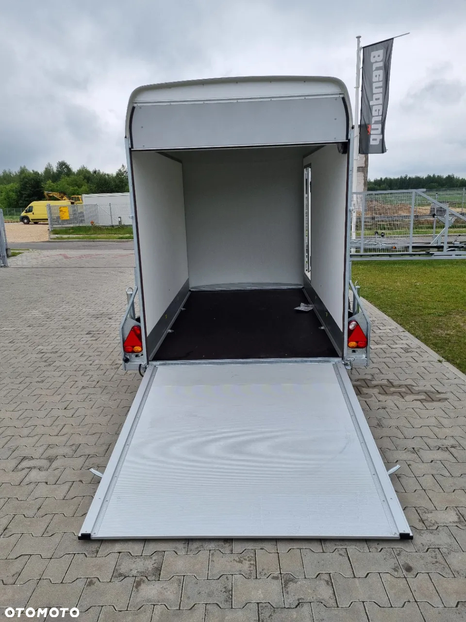 Debon Furgon C-300 PPL + drzwi boczne - 20