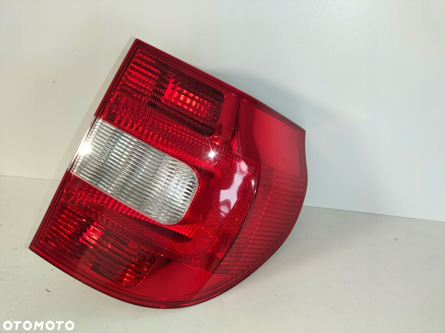 Lampa tylna tył prawa SKODA YETI 09-13 - 2