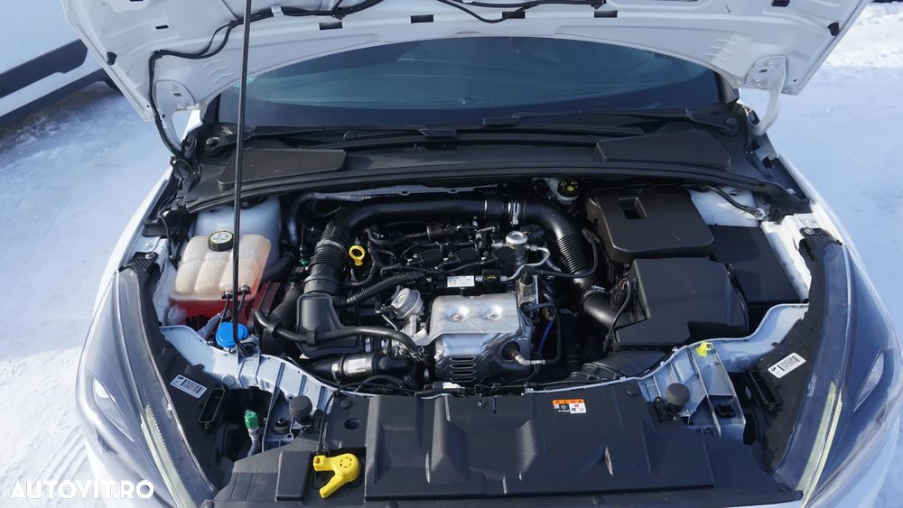 Ford Focus 1.0 EcoBoost Start-Stopp-System ST-LINE DESIGN - 31