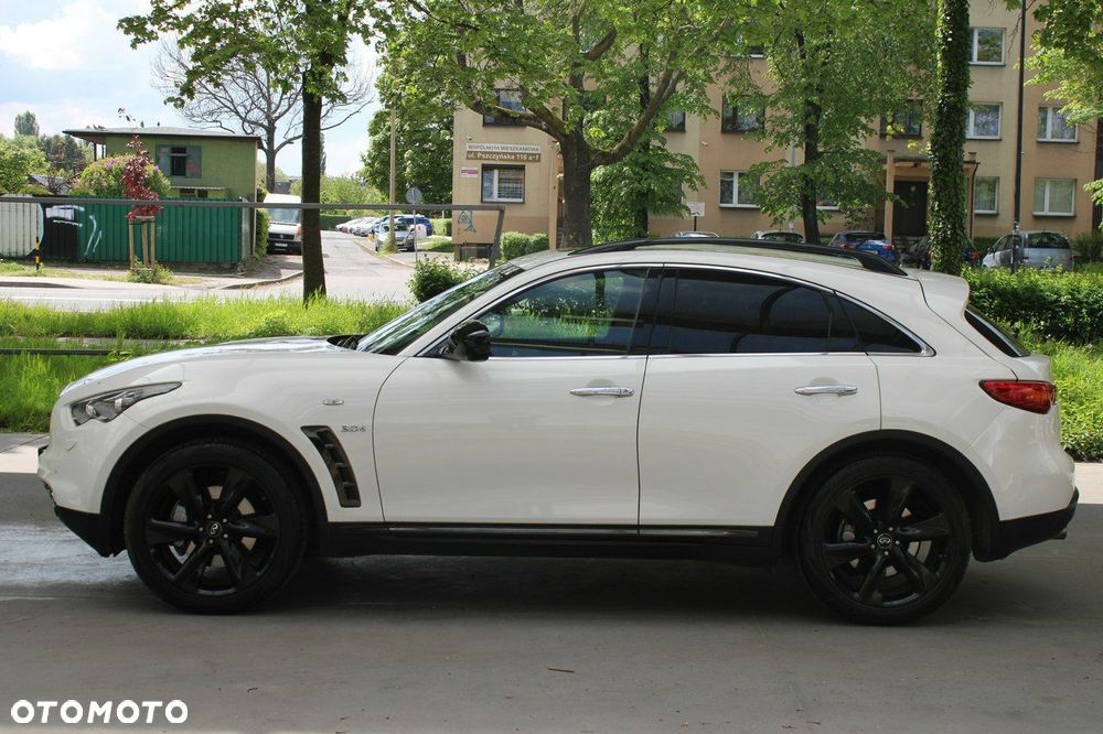 Infiniti QX70 - 40