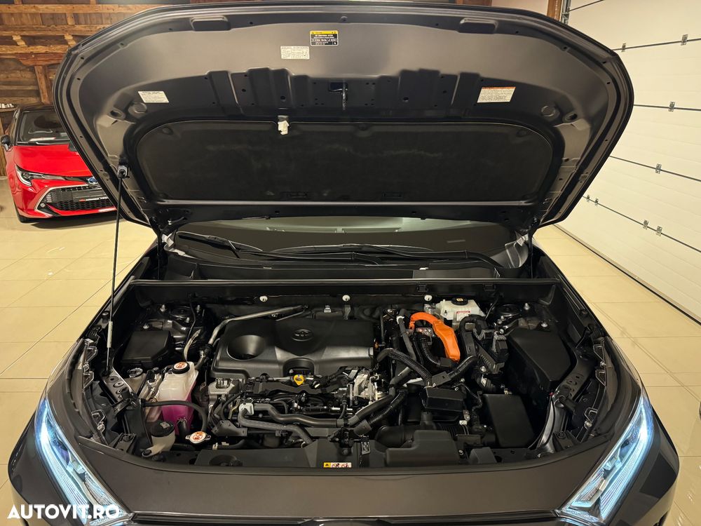 Toyota RAV4 2.5 4x4 Hybrid Team Deutschland - 35