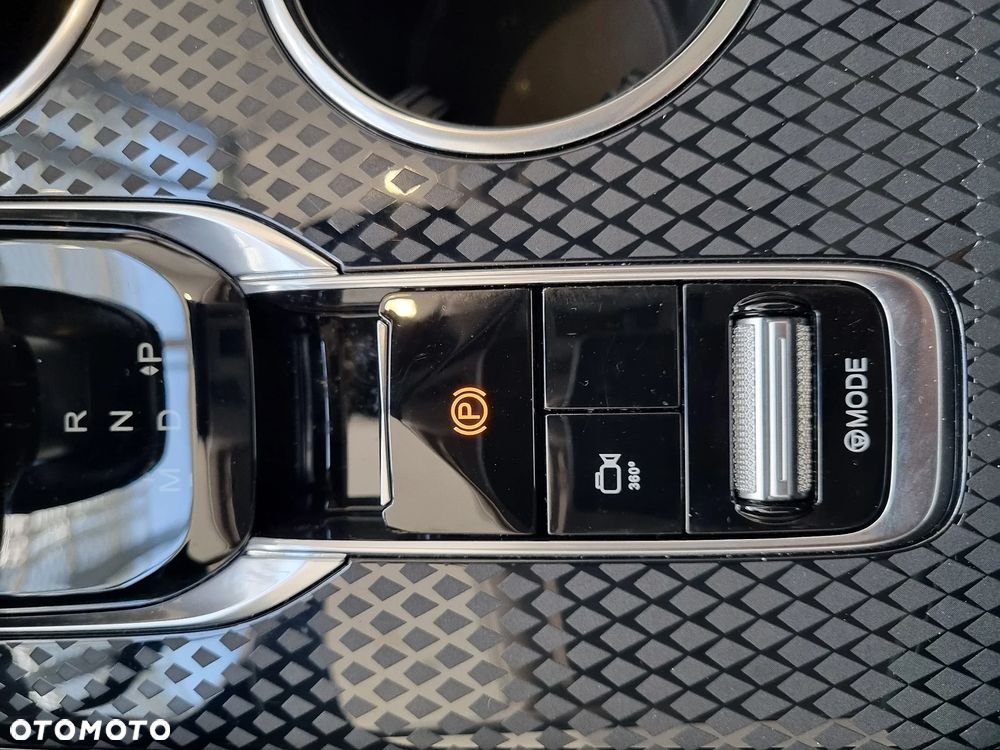 Hongqi HS3 - 8