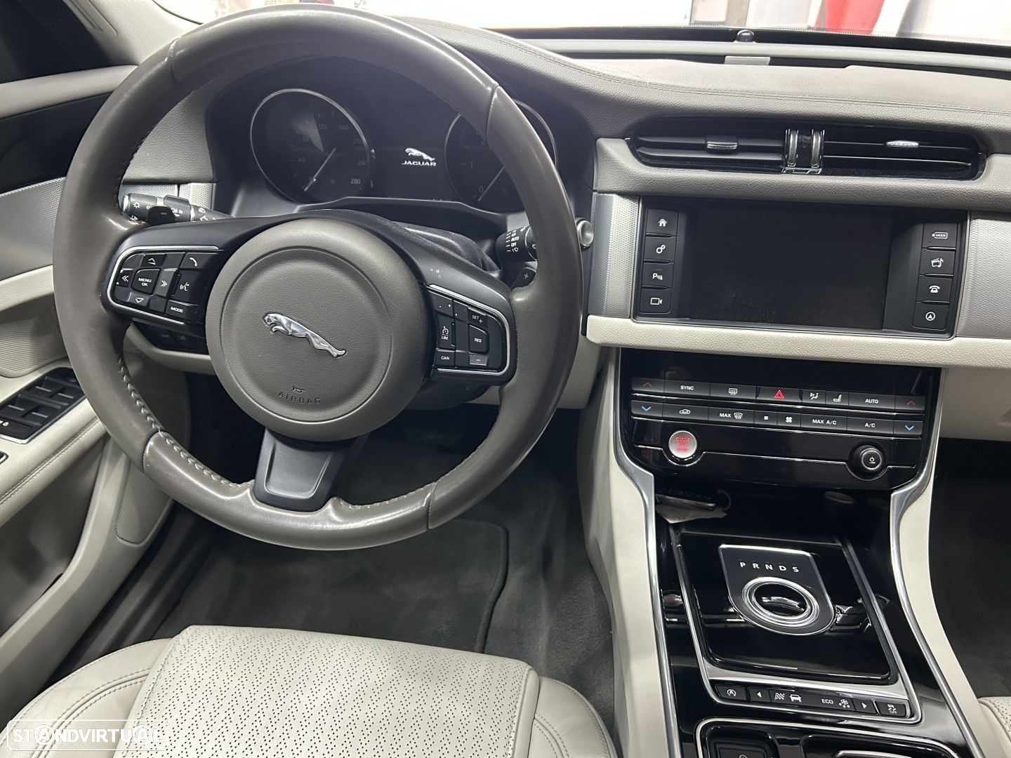 Jaguar XF 2.0 D Prestige Aut. - 13