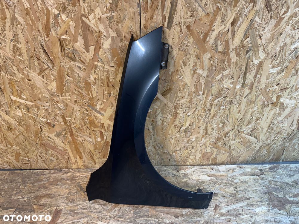 Przedni prawy błotnik skoda octavia III