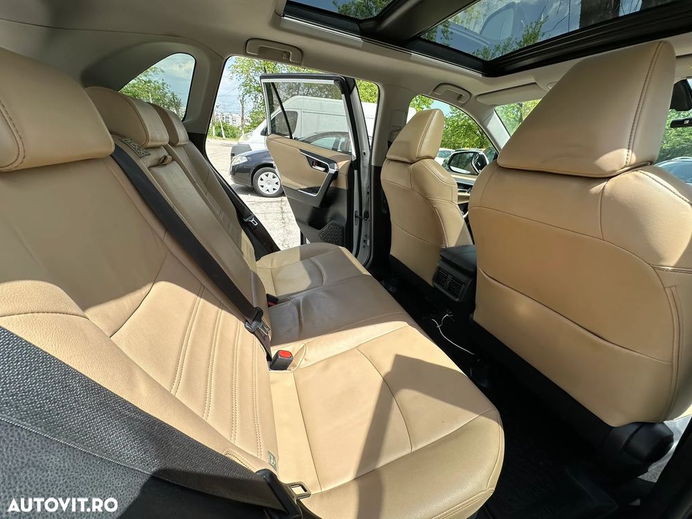 Toyota RAV4 - 13