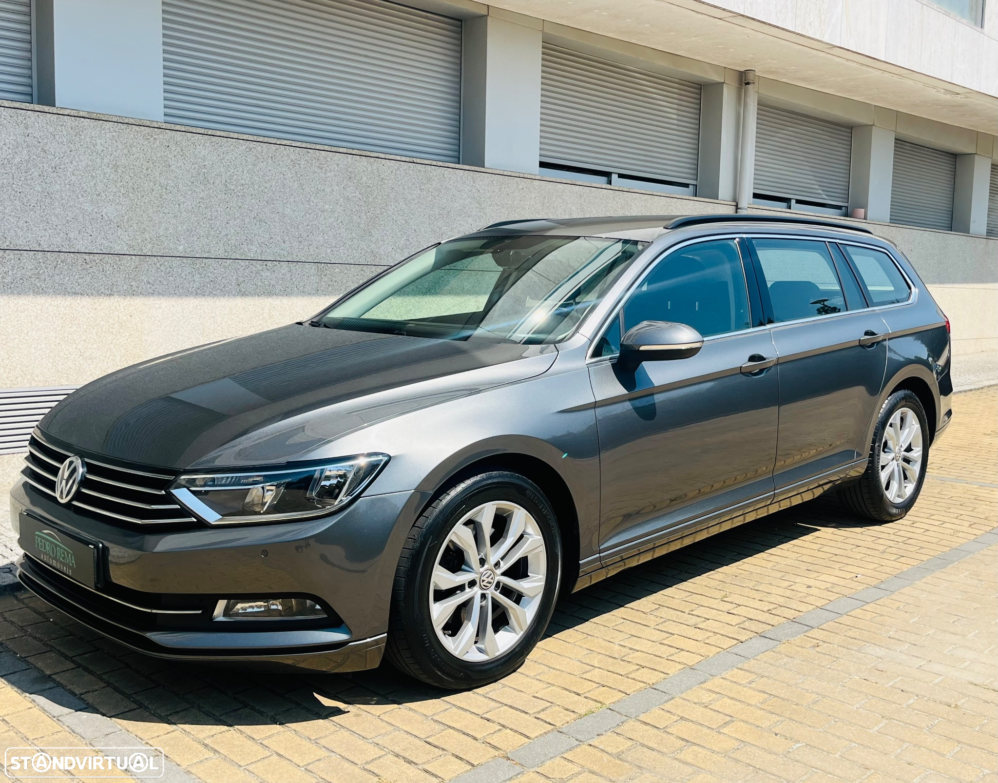 VW Passat Variant 2.0 TDi Confortline - 9