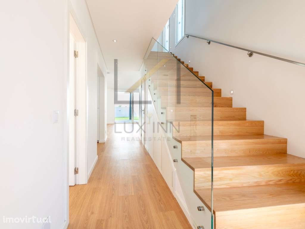 Moradia T4 isolada - Construção Nova - Grande imagem: 4/58