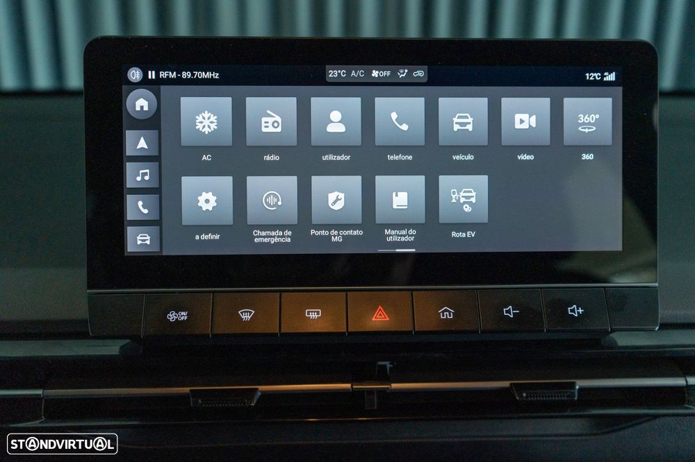 MG MG4 64 kWh Luxury - 40